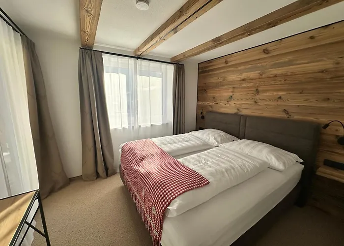 Klamm Lodge